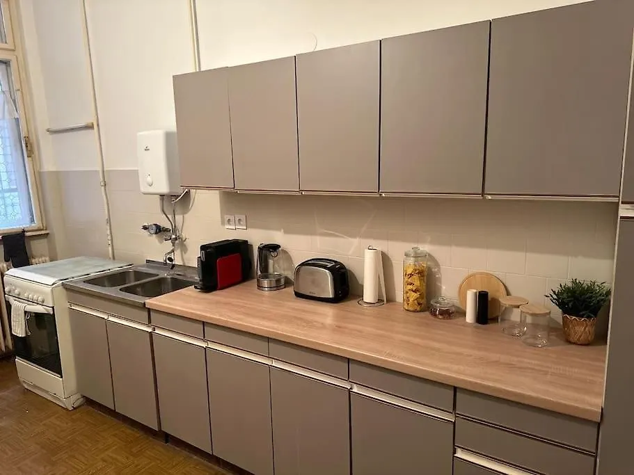 Baross 86 Greenery Apartment Budapeste Hungria