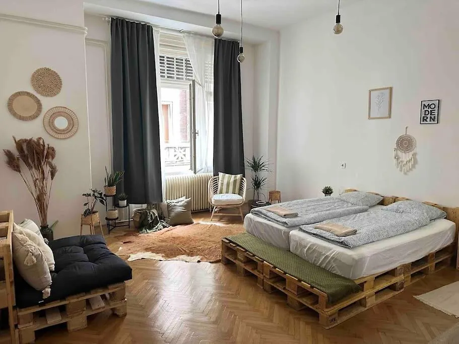 Baross 86 Greenery Apartment Budapest 0*,  Hungary
